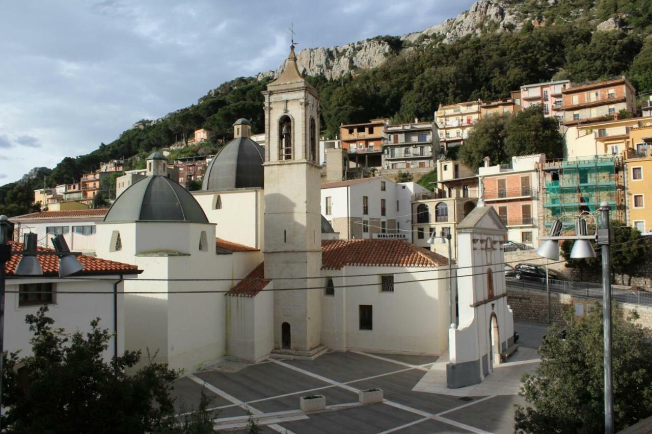 Su Campanile Baunei Exterior foto